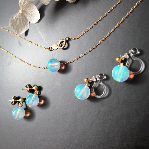 14kgf》ウォーターオパールのソリティアピアス ピアス（スタッド・一粒