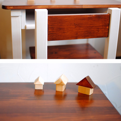 ☆白とチーク色のかわいい昭和レトロの小さな勉強机と椅子セット