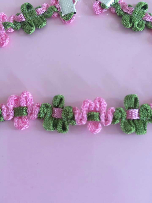 緑とピンクの可愛いお花のチョーカー　森ガール的なヒッピーチョーカー　ビンテージドレスや女の子らしいスタイルに 3枚目の画像