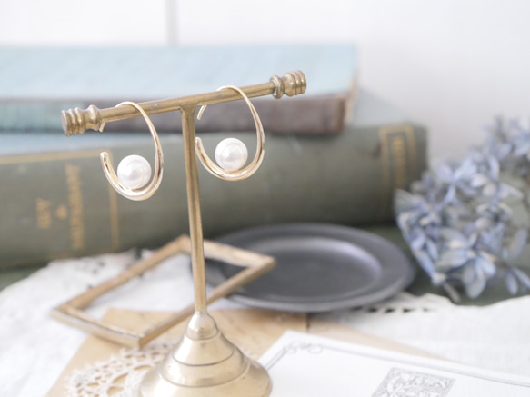 珍珠耳環（金色）水晶珍珠/貝殼珍珠新月 第6張的照片