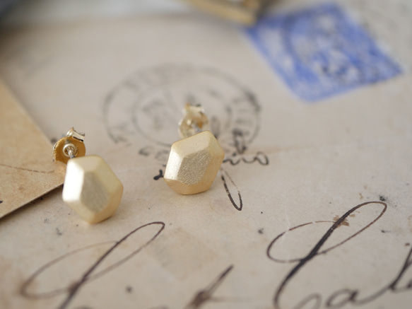 霧面金幾何耳環 第1張的照片