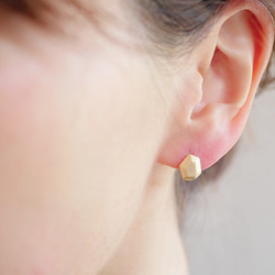 霧面金幾何耳環 第2張的照片