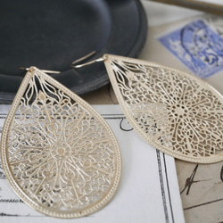 14公斤東方水滴耳環/耳墜，鏤空花紋 第6張的照片