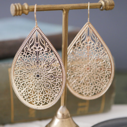 14公斤東方水滴耳環/耳墜，鏤空花紋 第7張的照片