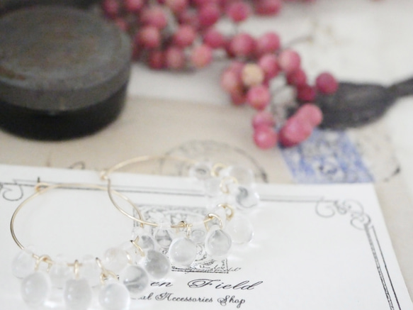 【冬日透明】14kgf 透明玻璃圈形耳環 | 冰滴耳環，冬季配件，優雅金色 第5張的照片