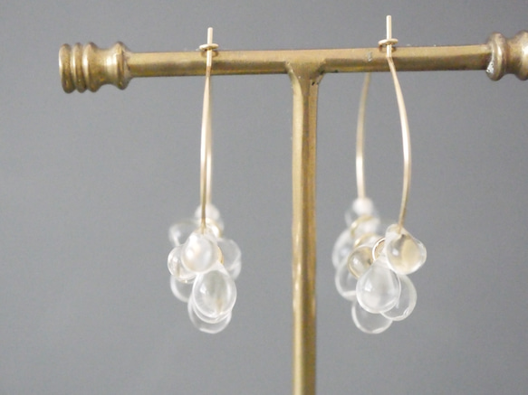 【冬日透明】14kgf 透明玻璃圈形耳環 | 冰滴耳環，冬季配件，優雅金色 第4張的照片