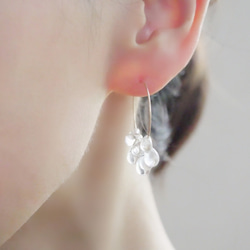 【冬日透明】14kgf 透明玻璃圈形耳環 | 冰滴耳環，冬季配件，優雅金色 第6張的照片