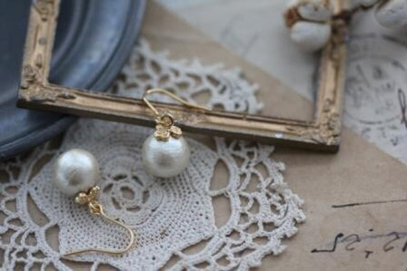 棉珍珠與幸運草的單顆耳環 第2張的照片