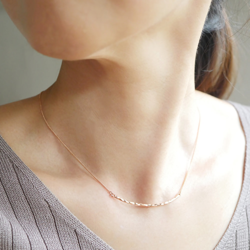 ピンクゴールドのカーブネックレス ネックレス・ペンダント Green