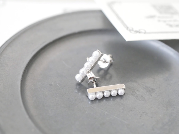 小珍珠棒狀耳環（銀色） 第4張的照片