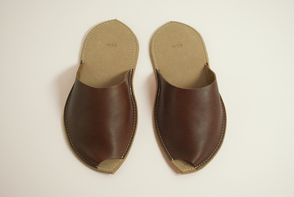 皮革拖鞋尺碼M 第1張的照片