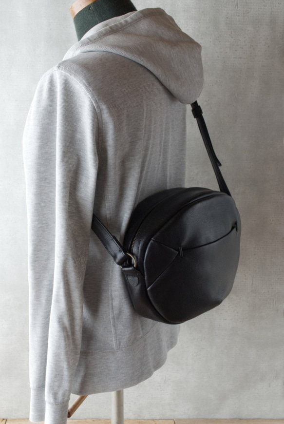 【受注製作】ショルダーバッグ niwr ［ブラック］ 1枚目の画像