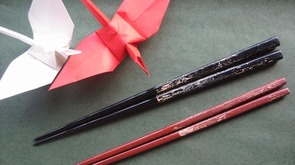 寿ぐ夫婦箸   漆塗箸「い呂色」 赤・黒 2枚目の画像