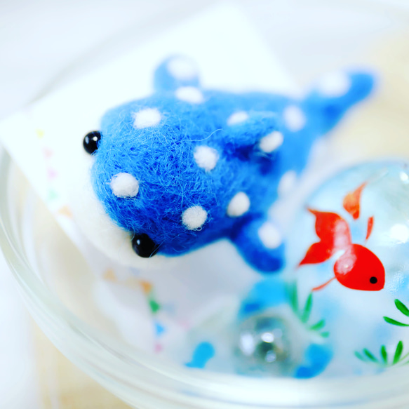 ジンベイザメ 羊毛フェルト ヘアゴム 羊毛フェルト りー 通販 10176634