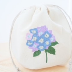 【紫陽花】【夏の誕生花2024】紫陽花  紫陽花ポーチ 誕生花 こだわり 国産帆布　刺繍巾着　ポーチ あじさい 5枚目の画像