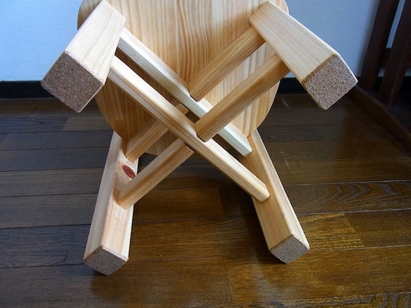丸っこい子供椅子（4〜6歳用） 4枚目の画像