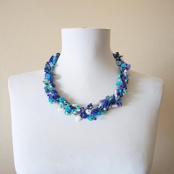 銷售！ Bijou 刺繡項鍊 Flower Jewel 藍色 &amp; 灰色 第3張的照片