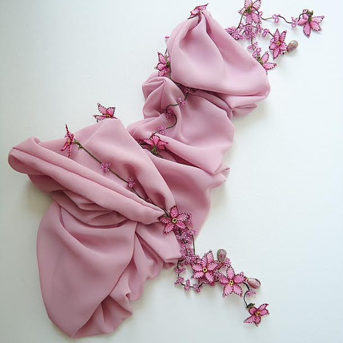 立体刺繍のお花とストーンビーズ付き シフォンスカーフのロング