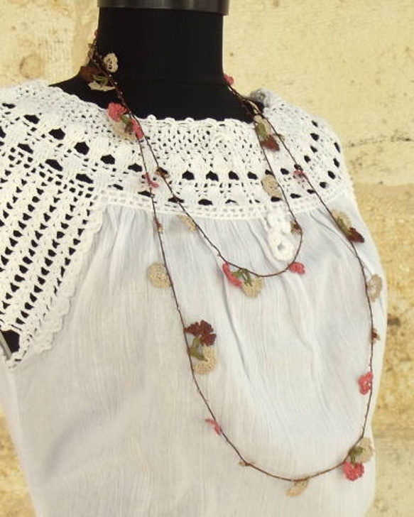 トゥーオヤ　刺繡ネックレス　ロング　レースのラリエット　お花 3枚目の画像