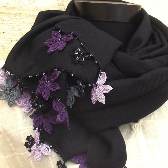 黑紫色蕾絲花朵 Pashmina 披肩 第1張的照片