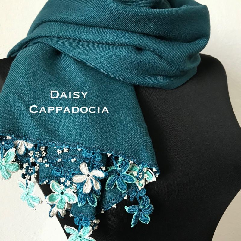 レースの花付き パシュミナストール　アクアブルー　刺繍のお花
