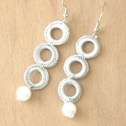 Tuoya耳環“戒指和珍珠”淺灰色 第2張的照片