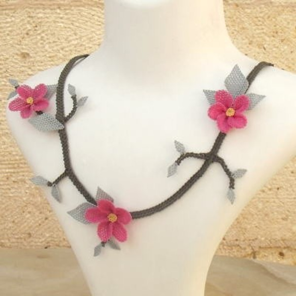 立體刺繡項鍊櫻花粉紅色[PR013] 第3張的照片