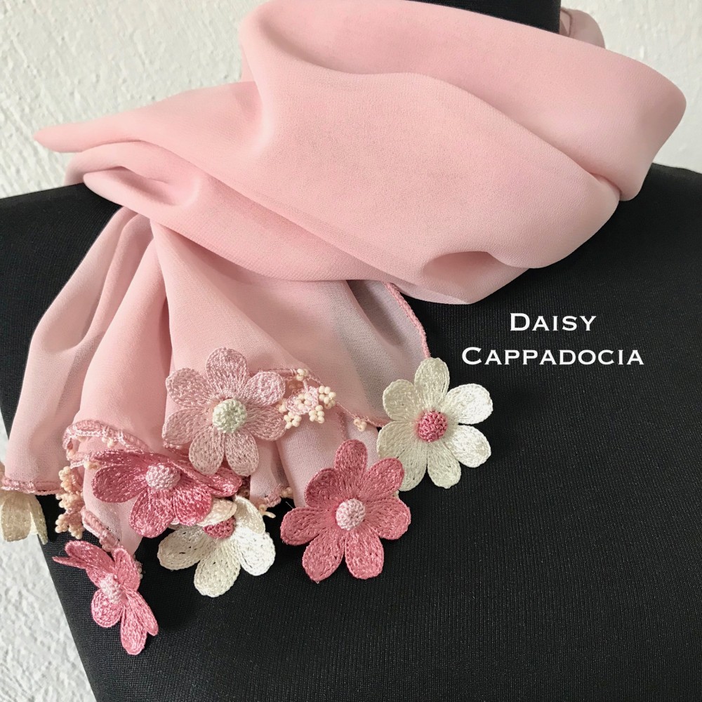刺繍のデイジー付き　上質シフォンストール（2辺）ピンク 4,675円