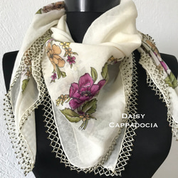 蓬鬆棉質圍巾，配有梭織花邊珠子白色 第3張的照片