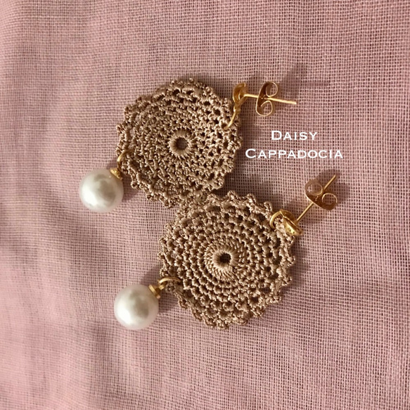 刺繡珍珠串Royale Dusty Pink耳環 第2張的照片