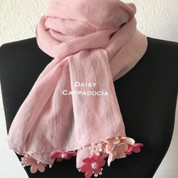 刺繍のデイジー　オーガニックコットンストール（綿100％）ピンク 2枚目の画像
