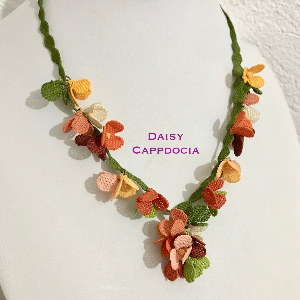 イーネオヤ　ネックレス「フェスティバル」オレンジ・ミックス