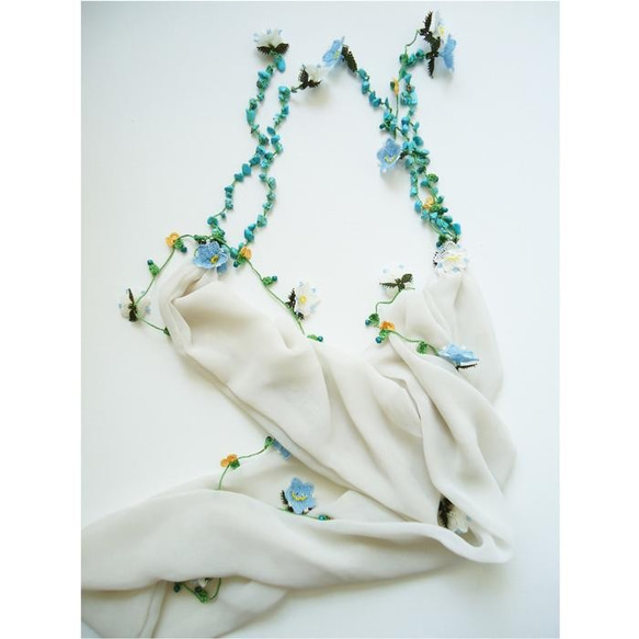Long Lariette奶茶的雪紡圍巾，刺繡花朵和綠松石 第3張的照片