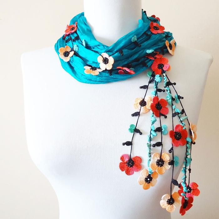 刺繍のお花つき　シルクスカーフのロングラリエット　ターコイズ