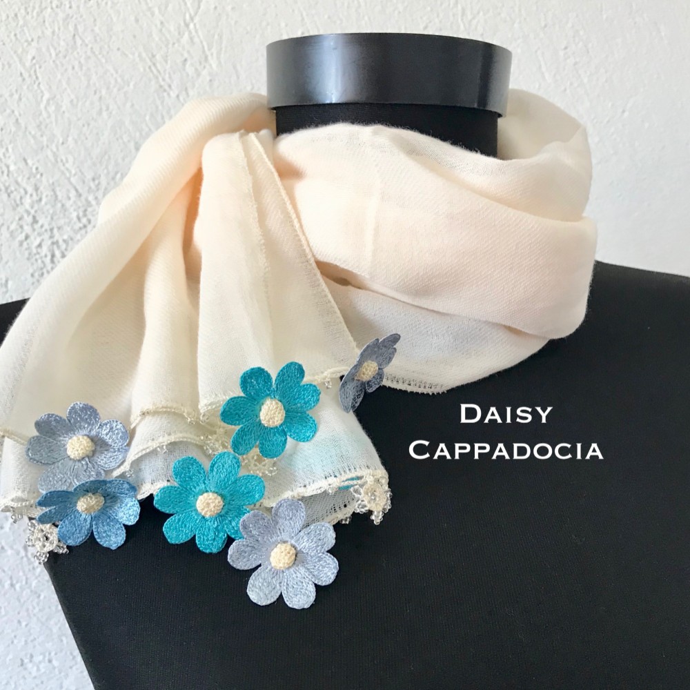 刺繍のお花つき　コットンストール（綿100％）デイジー・ブルー