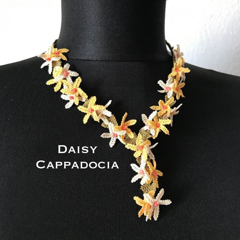 立体刺繍のネックレス　「ルピナス」イエロー