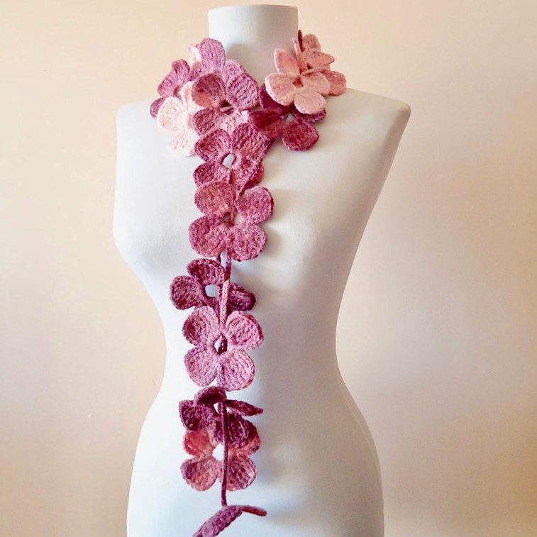 クローバーのマフラー　ピンク