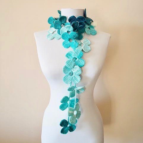 クローバーのマフラー　アクアブルー