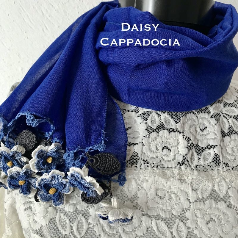 刺繍のお花付き コットンストール ブルー＆ホワイト