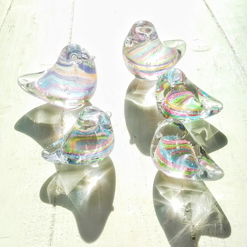 作家物　虹色ガラスの一輪挿し　未使用品 作家物 虹色ガラスの一輪挿し 未使用品 - メルカリ