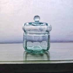 ブリキ色のガラスの小箱 1枚目の画像
