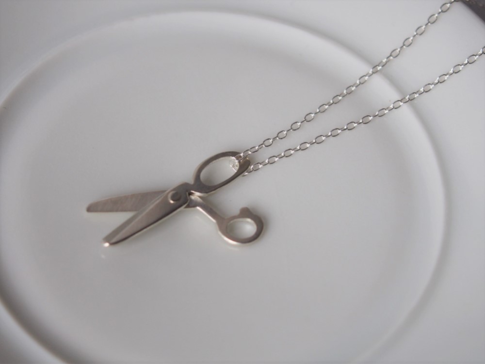 ミニチュア 裁ちばさみネックレス