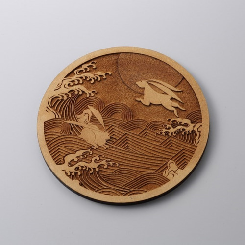 アクアマリン彫刻　月と兎 AA0295 ☆プレミアム☆ 九尾の狐／アクアマリン 884g ☆木製台座