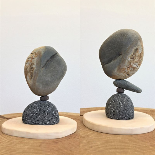 おうちでロックバランシング！石ころと丸太輪切りの宅積み用石花台