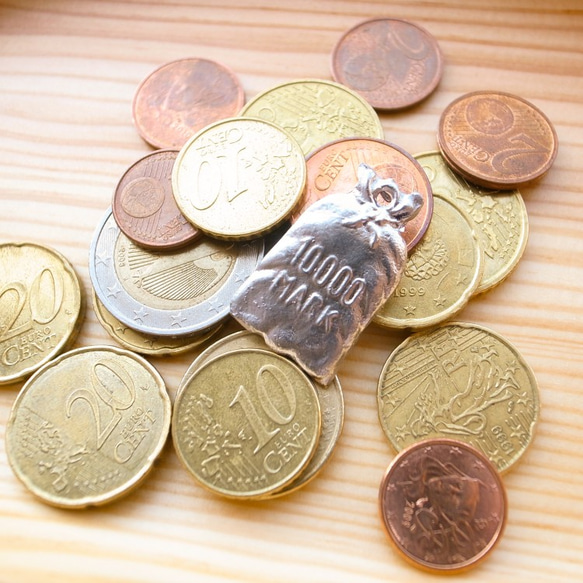 ドイツの錫細工のラッキーチャーム/～1万マルクのコイン袋～ 2枚目の画像