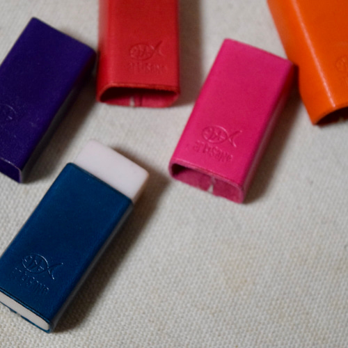 セール】黒色 革軸ペン 消しゴムケースセット 牛革青ペンケースと名刺