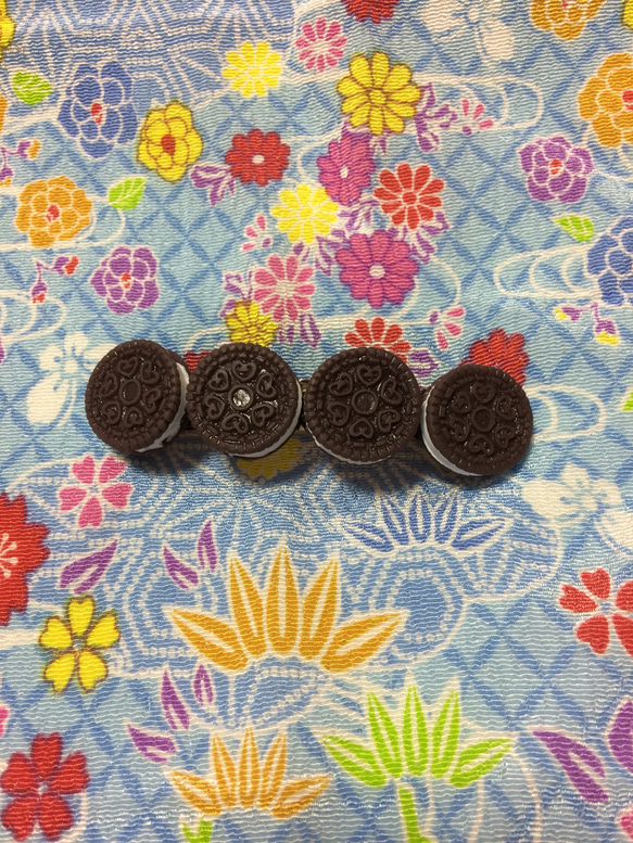 チョコレートクッキーのバレッタ 1枚目の画像