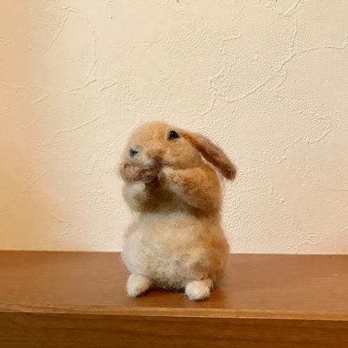 毛づくろい垂れ耳うさぎ 羊毛フェルト よっちみかん 通販 10634138