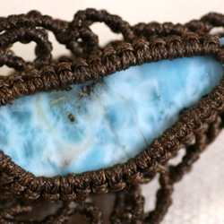 ラリマーのマクラメ編み 天然石ネックレス 5枚目の画像