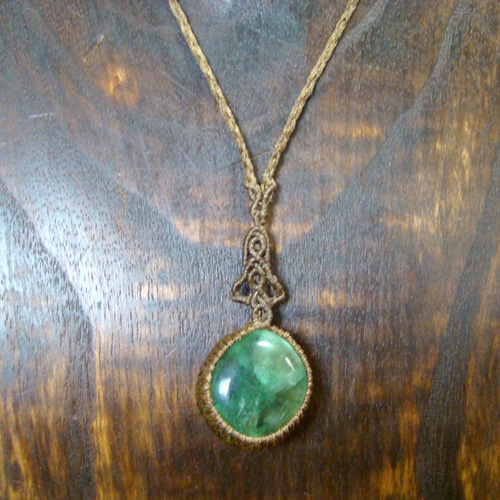 天然石 グリーンフローライトのマクラメ編みネックレス ネックレス